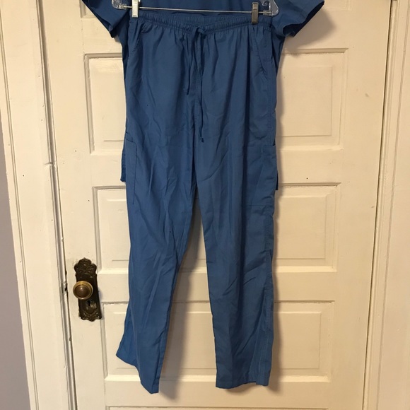 Light blue scrub set - Picture 4 of 8